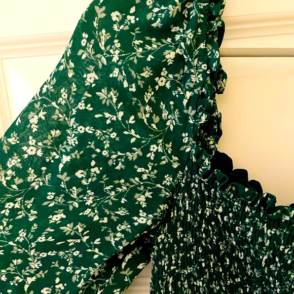 Reformation Emerald Smocked Blouse NWOT - Picture 7 of 7